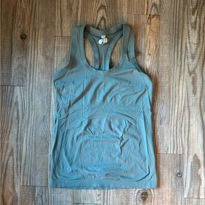 Athleta Momentum Tank